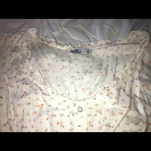 Hollister women’s size large floral blouse. New - Picture 4 of 7